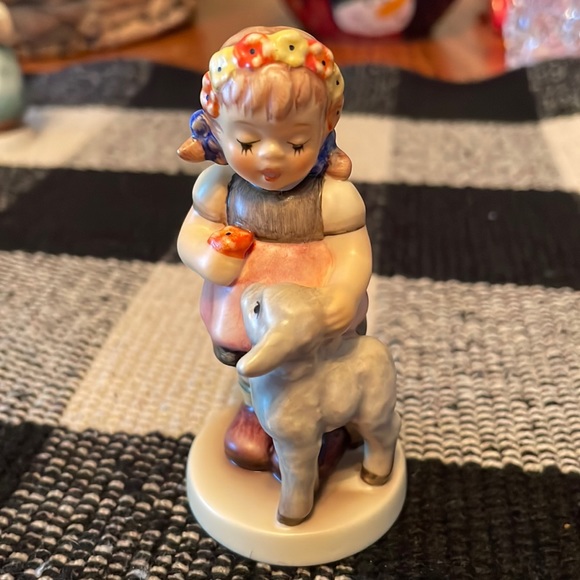 Goebel Other - Small size Goebel Hummel
